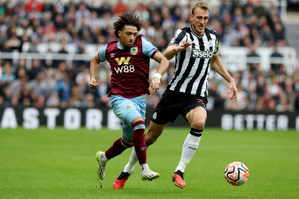 湖人队为其 湖人队为其